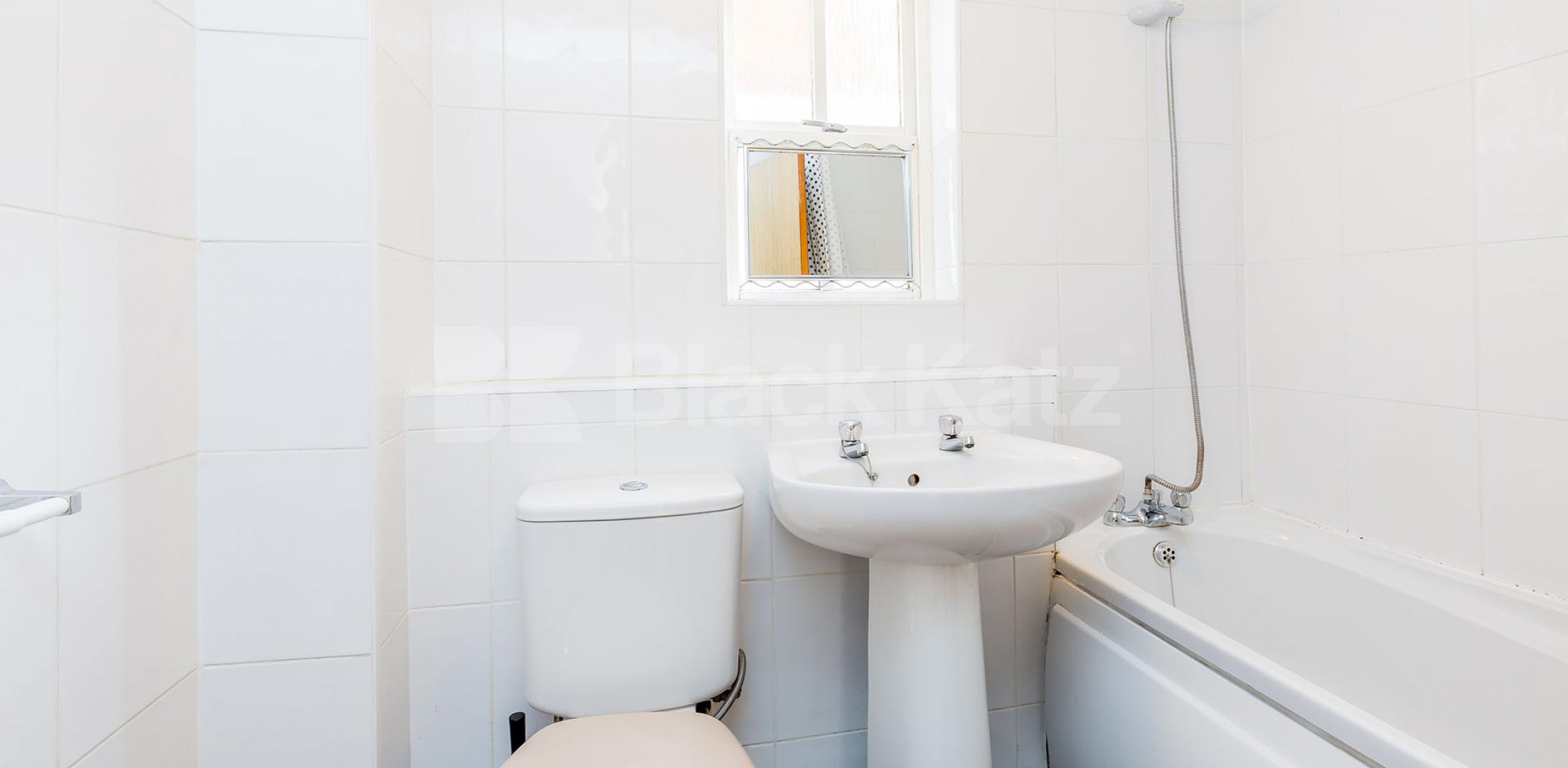 			NEW INSTRUCTION!, 1 Bedroom, 1 bath, 1 reception Flat			 Moriatry Close, HOLLOWAY